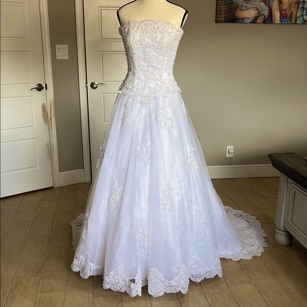 MAKE OFFER Oleg Cassini Strapless David’s Bridal White Wedding Dress - Picture 3 of 16